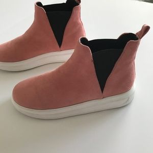 Shoe Republic LA suede Boots Sz 8 (S- 87)